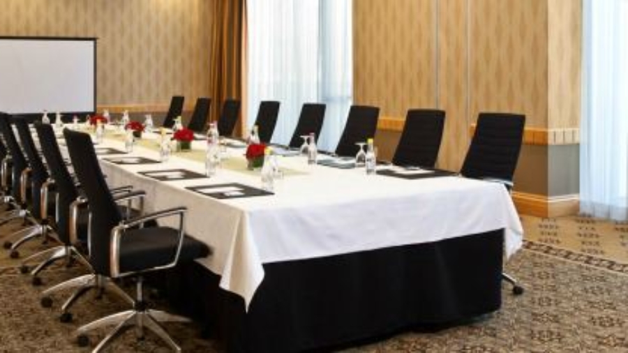 VancouverConferenceHotel-OakMeetingRoomatTheWestinBayshore