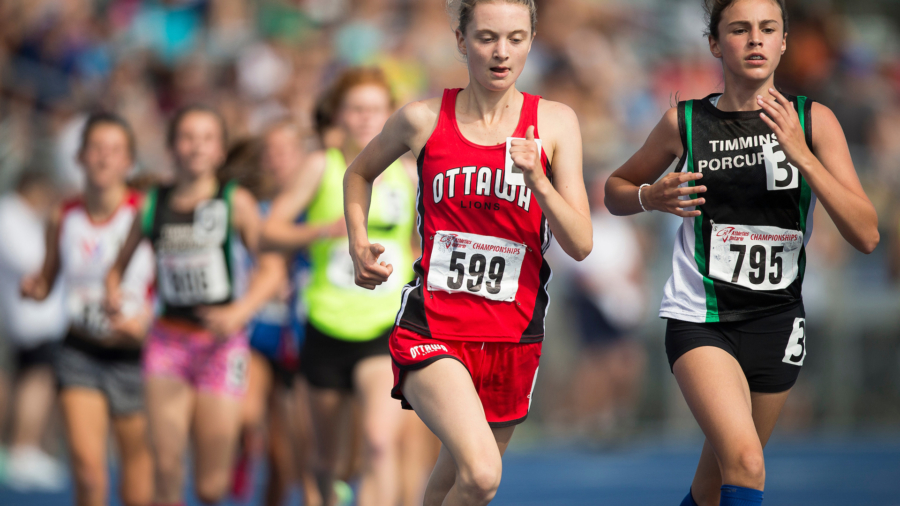 Brampton, Ontario ---2017-07-30--- Katie Newlove of Ottawa Lions T.F.C. and Jordyn Bartolomucci of Timmins Porcupine Track & Field compete at the AO BMY Championships in Brampton, Ontario, July 30, 2017.
GEOFF ROBINS/ Mundo Sport Images