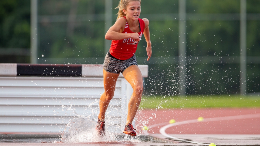 OTTAWA - August 4, 2021: Louise Stonham competing in the 2000m steeplechase at Ottawa Summer Twilight #14 at the Terry Fox Athletic Facility.
Photograph Copyright 2001 Miles Rowat / Mundo Sport Images