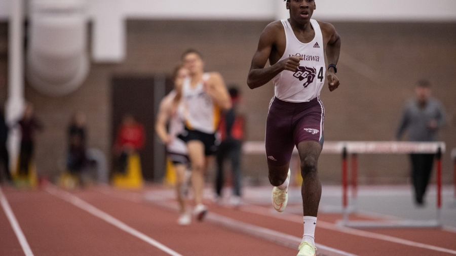 (Canton, United States---03 December 2022) David Moulongou competing in the 2022 St Lawrence University Saints Holiday Relays. Photograph Copyright 2022 Miles Ryan / Mundo Sport Images.
If posting to social media please tag @mundosportimages