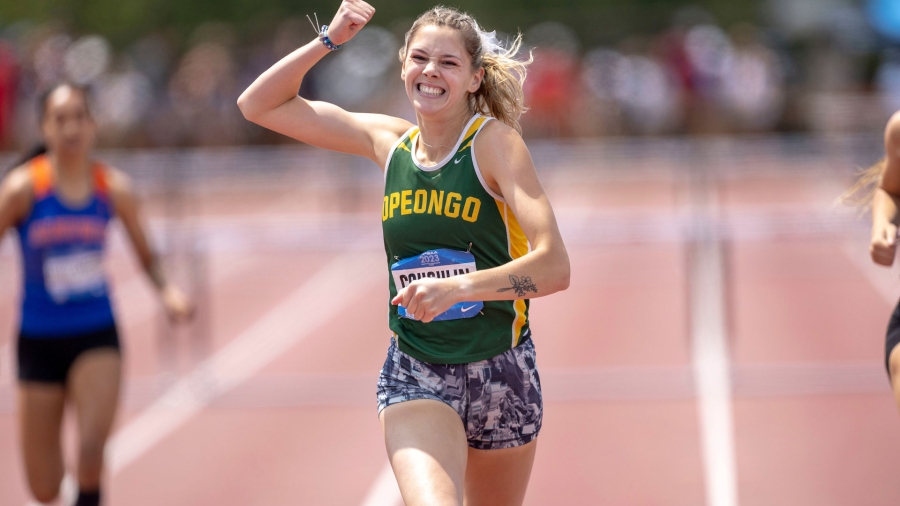 (Ottawa, Canada---10 June 2023) Quinn Coughlin of Opeongo - Cobden competes in the intermediate hurdles at the 2023 OFSAA Ontario High School Track and Field Championships. Photograph Copyright 2023 Sean Burges / Mundo Sport Images.
If posting to social media please tag @mundosportimages