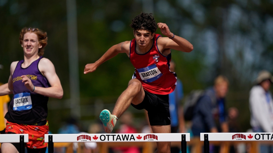 (Ottawa, Canada---10 June 2023) Jonah Gratton of La Citadelle - Cornwall competing in the intermediate hurdles at the 2023 OFSAA Ontario High School Track and Field Championships. Photograph Copyright 2023 Geoff Robins / Mundo Sport Images.
If posting to social media please tag @mundosportimages